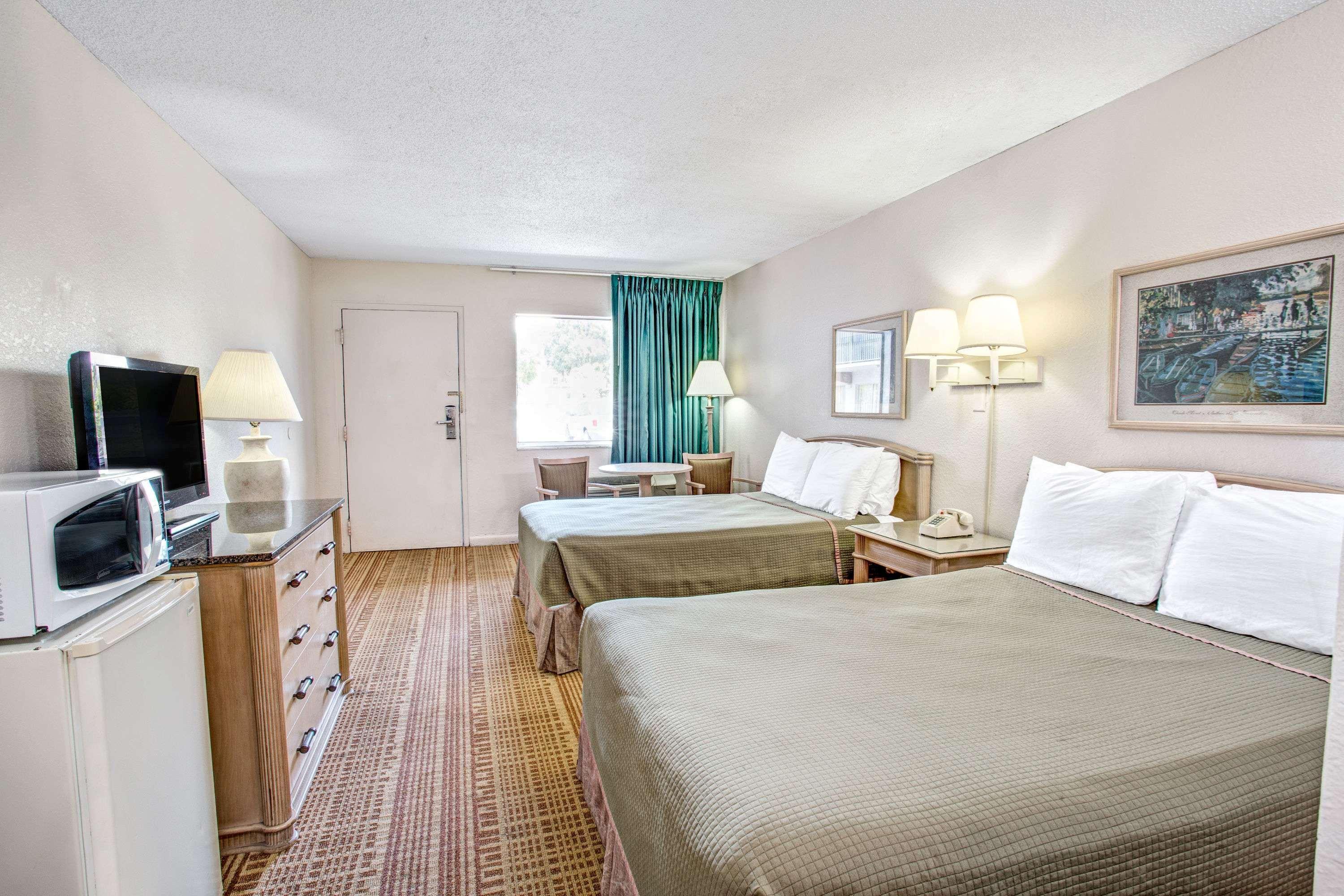 Super 8 By Wyndham Kissimmee Motel ภายนอก รูปภาพ