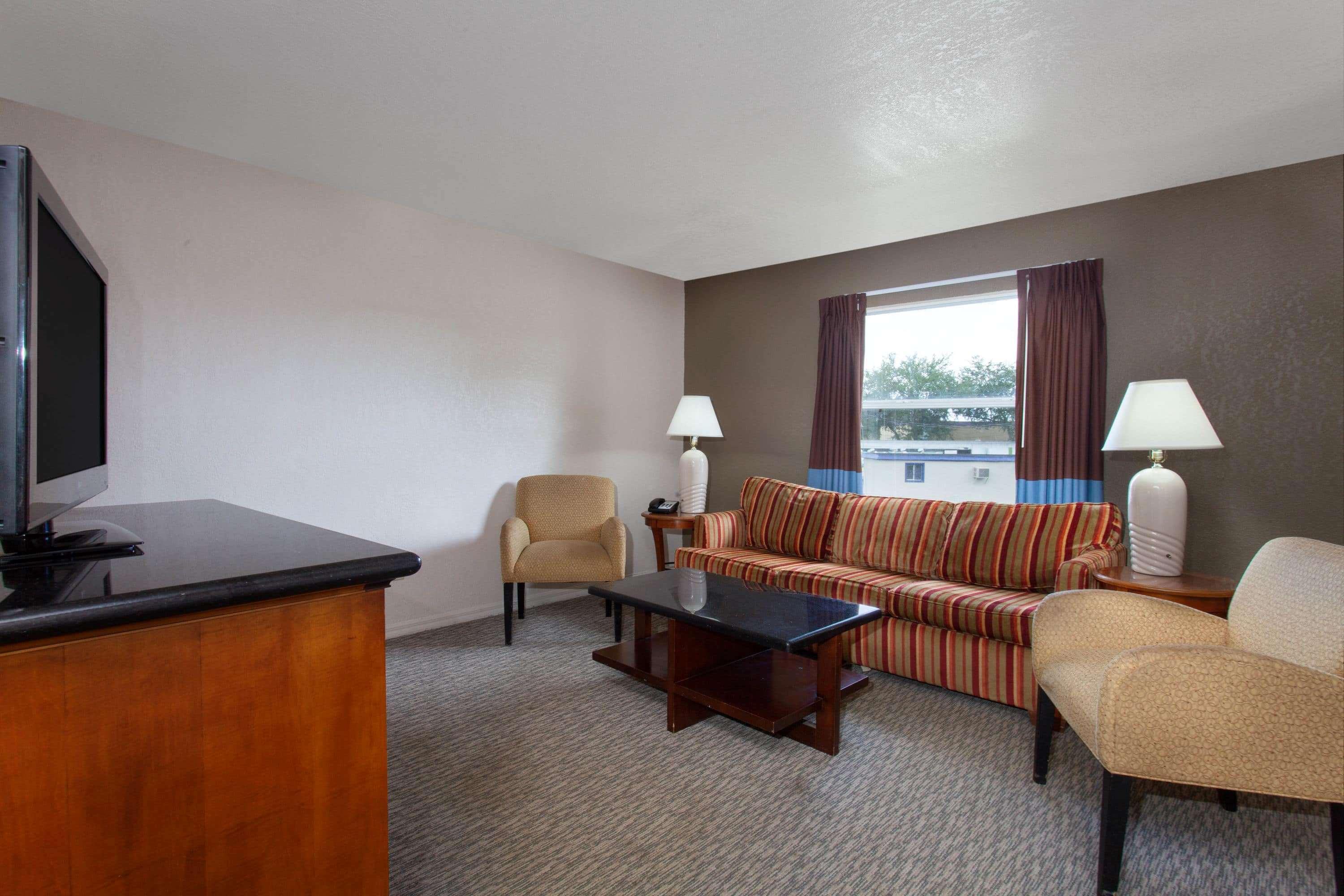 Super 8 By Wyndham Kissimmee Motel ภายนอก รูปภาพ