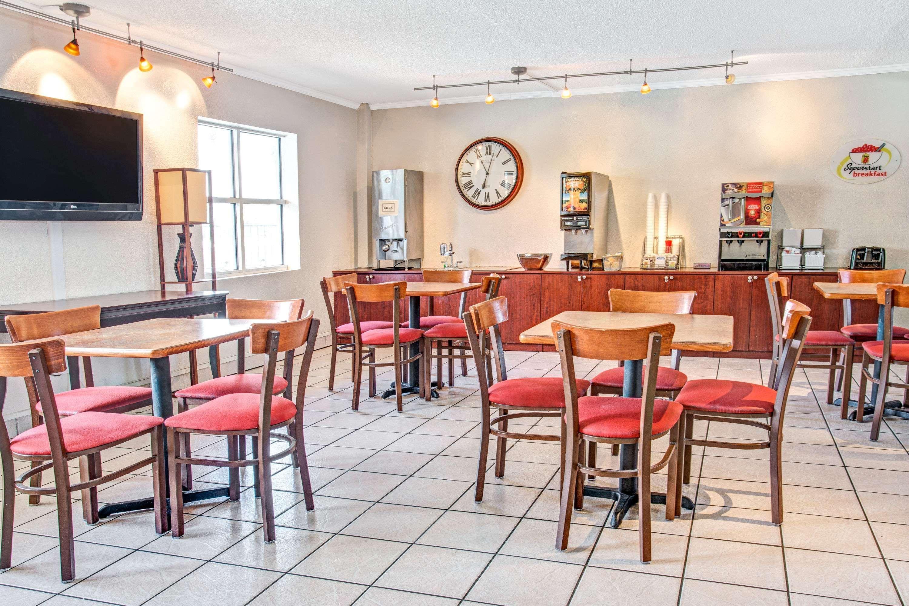 Super 8 By Wyndham Kissimmee Motel ภายนอก รูปภาพ