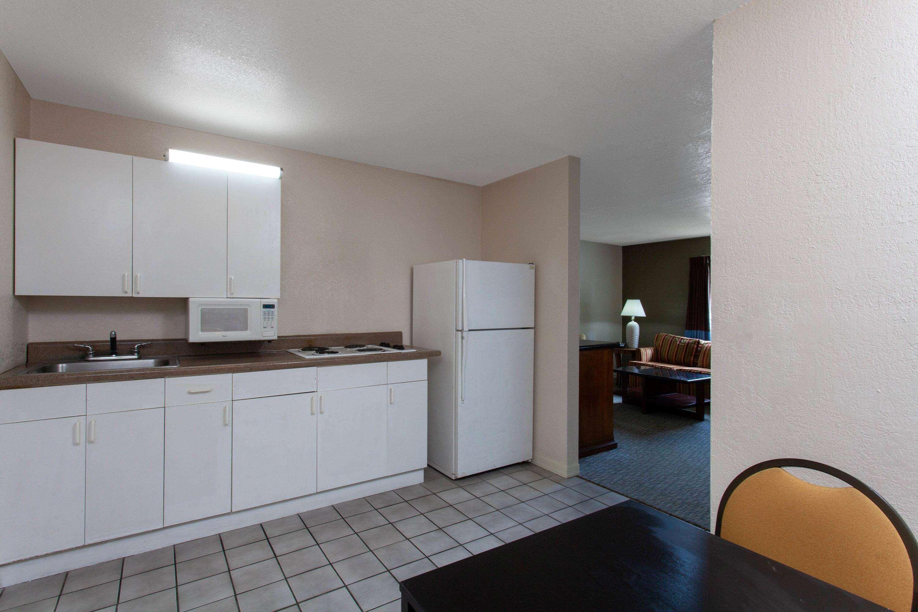 Super 8 By Wyndham Kissimmee Motel ภายนอก รูปภาพ