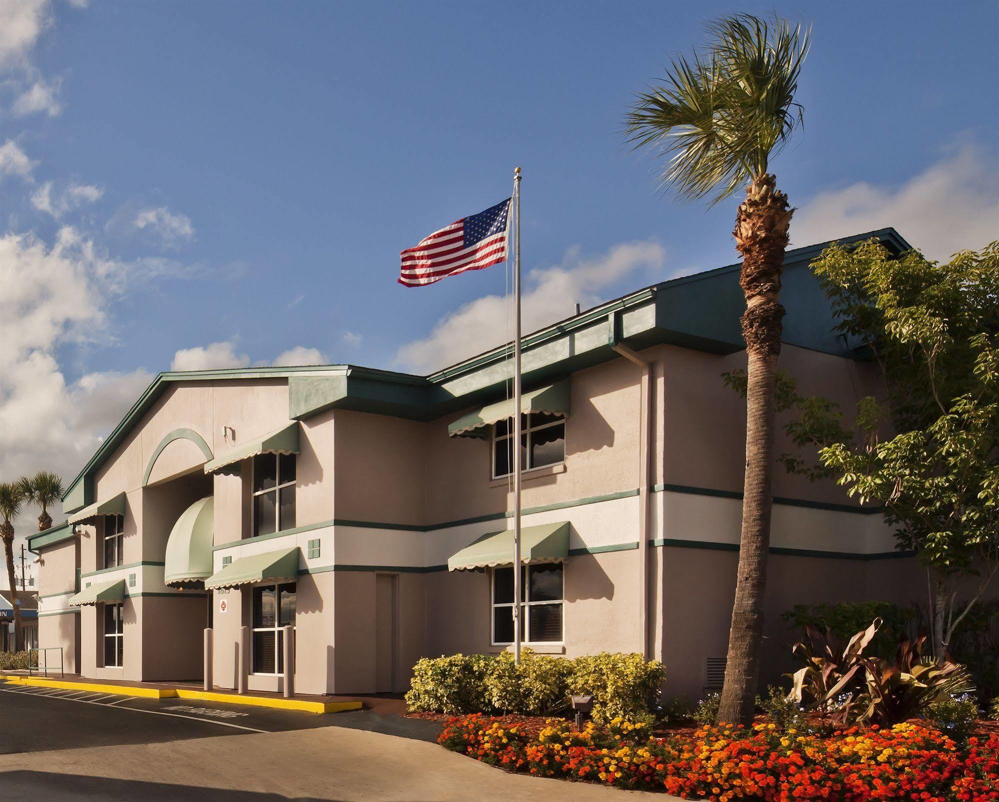 Super 8 By Wyndham Kissimmee Motel ภายนอก รูปภาพ