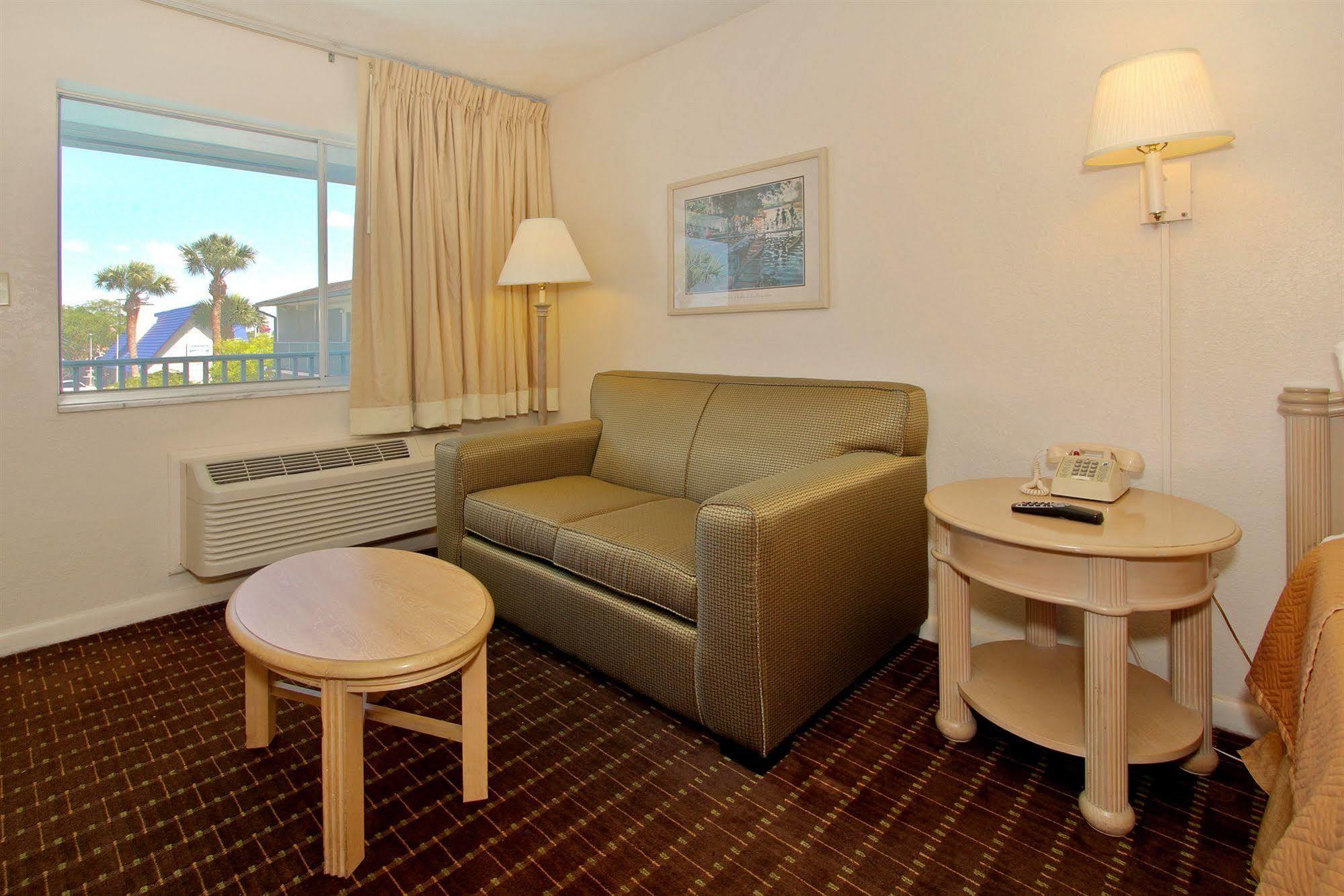 Super 8 By Wyndham Kissimmee Motel ภายนอก รูปภาพ