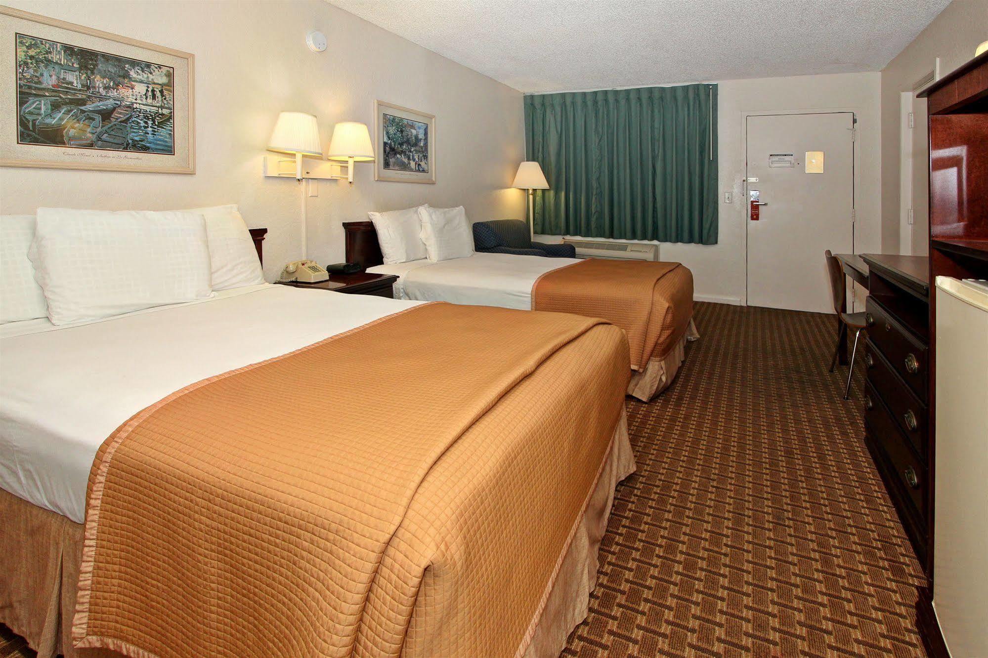 Super 8 By Wyndham Kissimmee Motel ภายนอก รูปภาพ